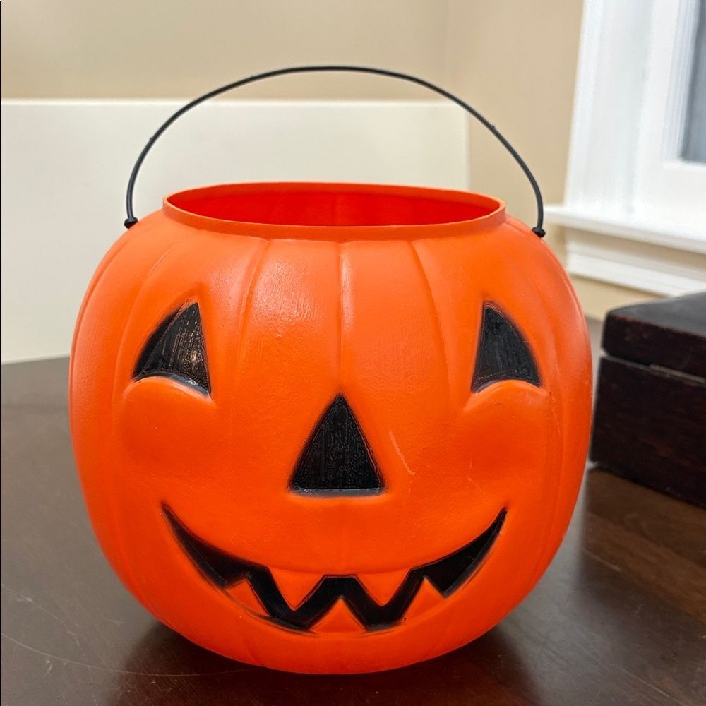 Vintage Norfolk VA Halloween Pumpkin Blow Mold Pail Bucket Made In USA